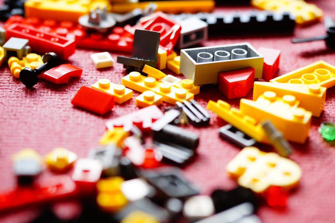 Wyjątkowe minifigurki lego w saszetkach.