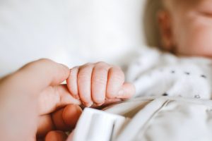jak rozpoznać potówki u niemowlaka