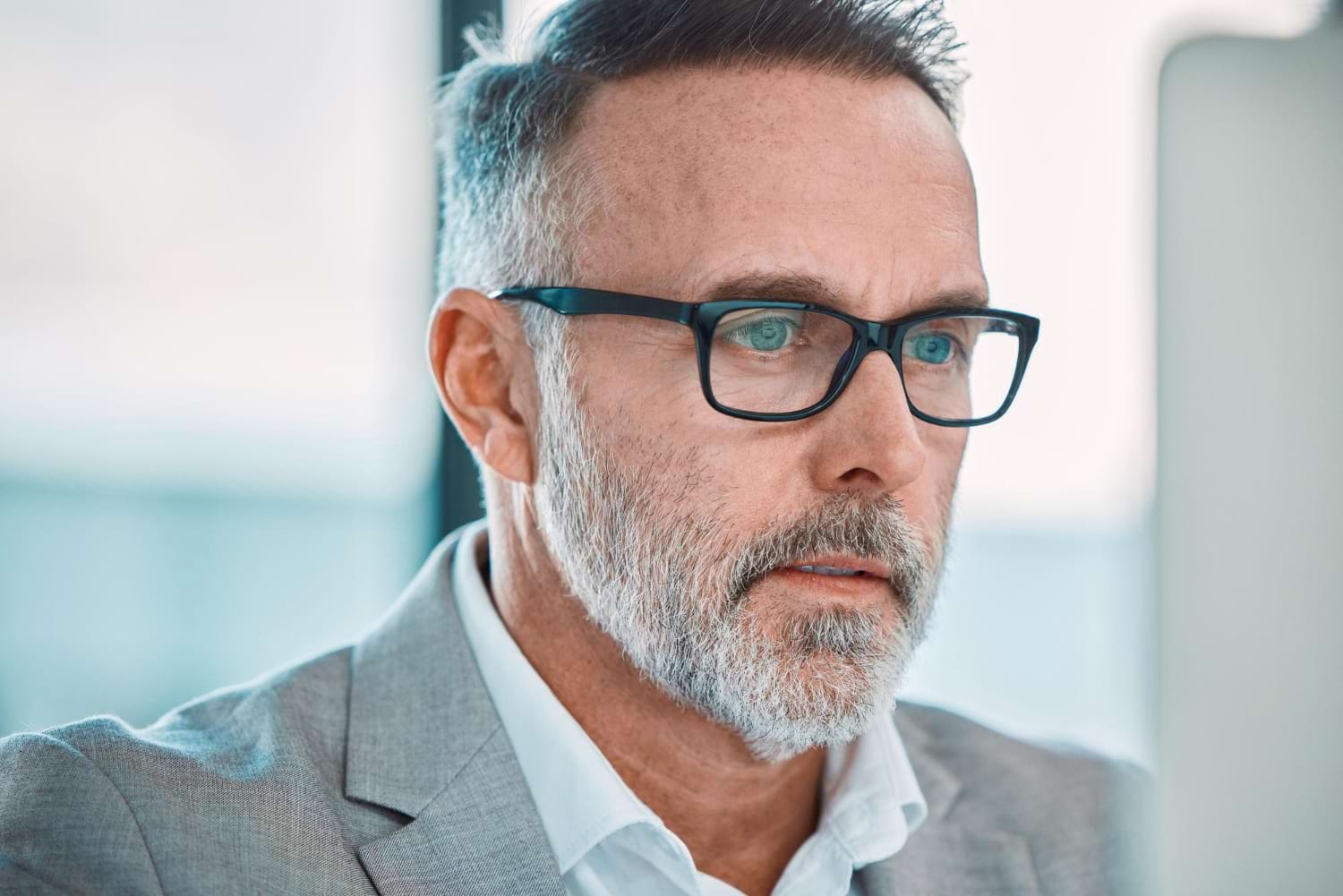 Dystrybutor okularów